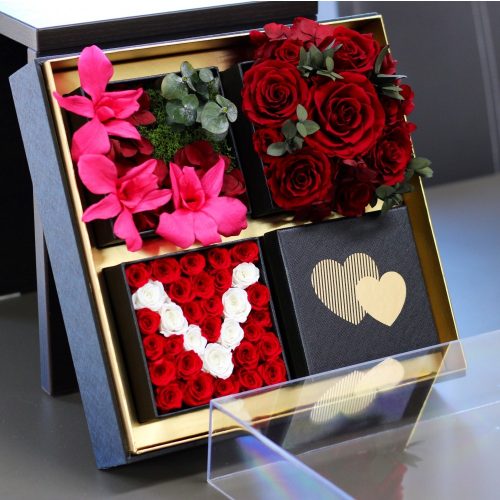 45 szálas LOVE MEGLEPETÉS AKRYL Örök Rózsa box / Forever rose box 1.