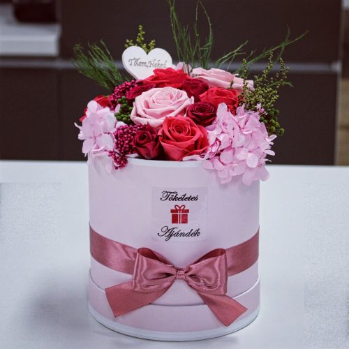 15 szálas Örök rózsa Box kompozíció / Forever Rose  - Rózsaszín